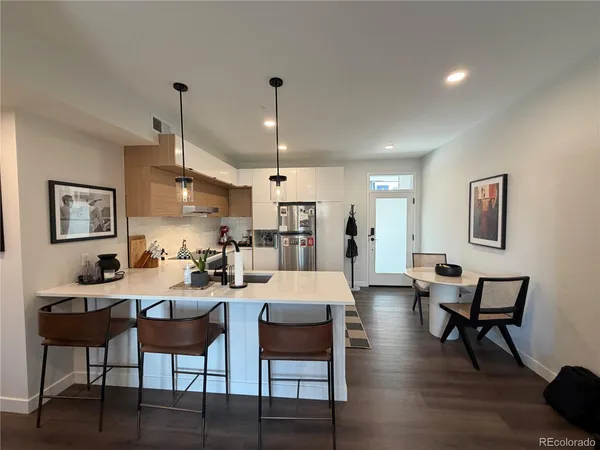 $2,495 | 2120 North Downing Street, Unit 304, Denver, CO 80205
