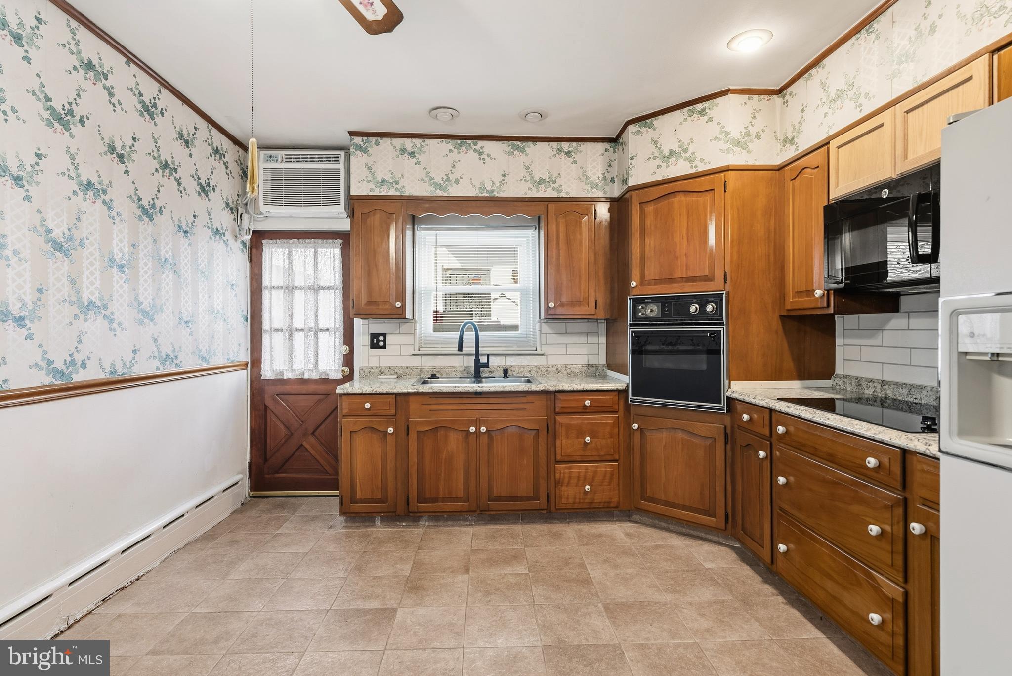 909 Watkins Street Philadelphia, PA 19148 - Photo 7 of 24