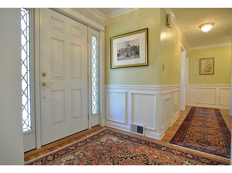 311 Buckingham Road Fox Chapel, PA 15215 - Photo 13 of 25 Entry/Foyer.