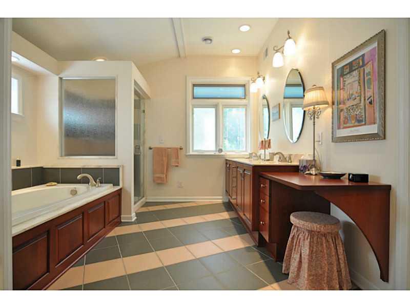 311 Buckingham Road Fox Chapel, PA 15215 - Photo 16 of 25 Master Bath/Spa.