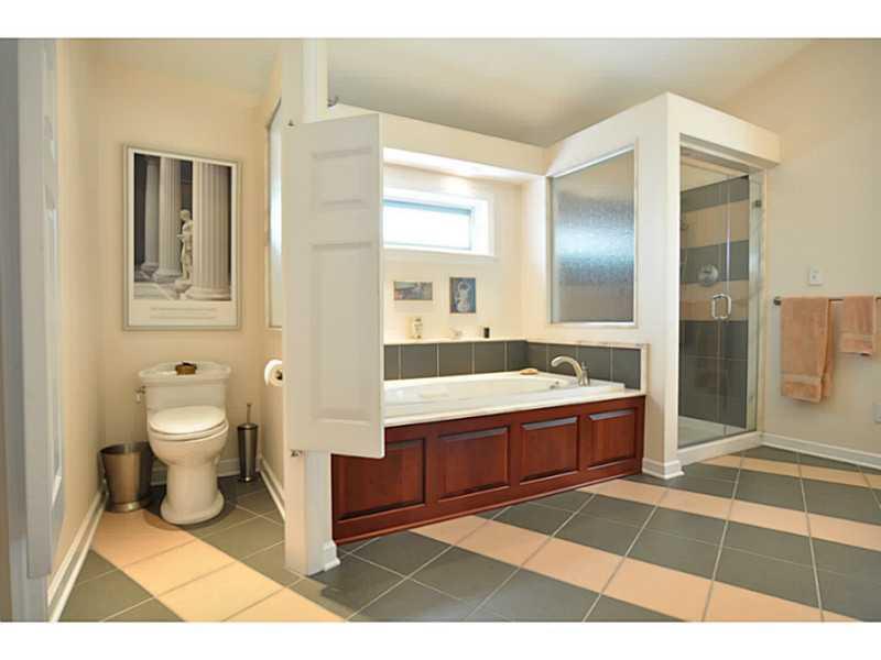 311 Buckingham Road Fox Chapel, PA 15215 - Photo 17 of 25 Master Bath/Spa.