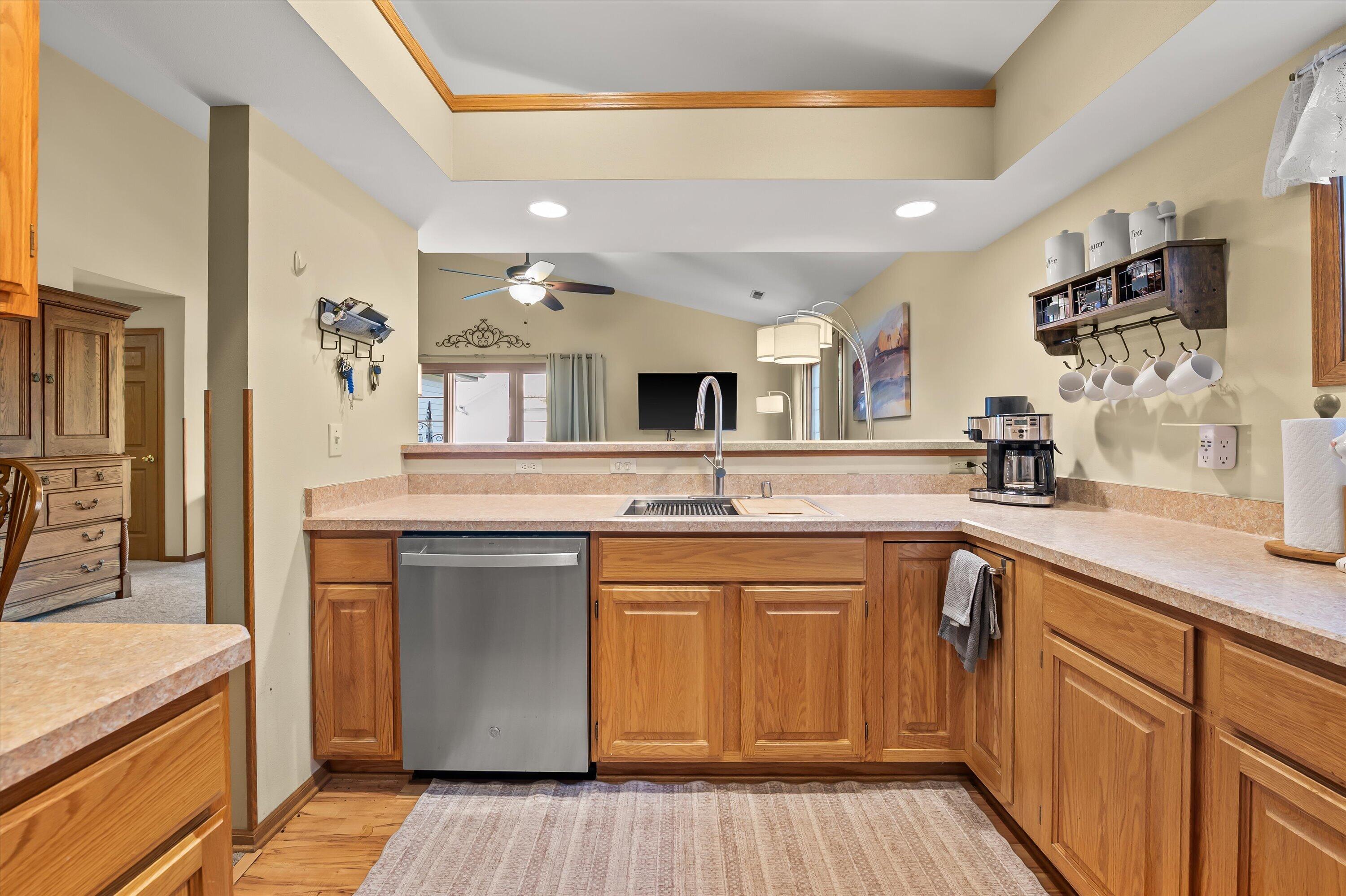 2264A Circle Ridge, Unit D Delafield, WI 53018 - Photo 6 of 12 Open to Great Room