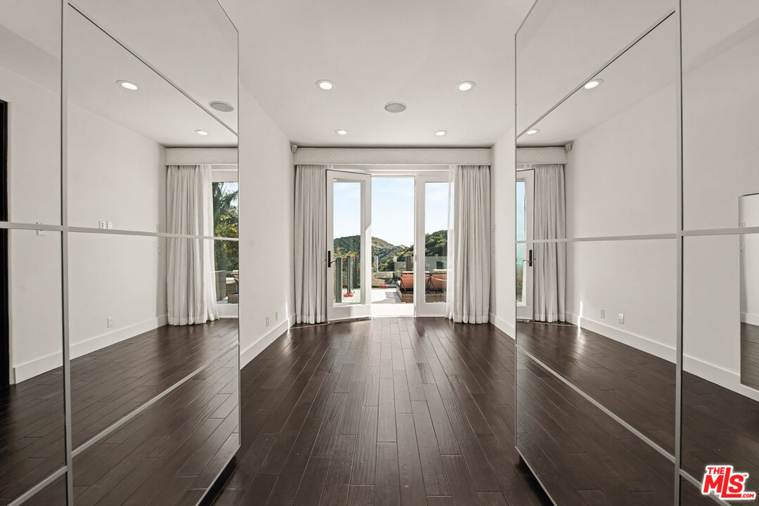 12608 Promontory Road Los Angeles, CA 90049 - Photo 37 of 59