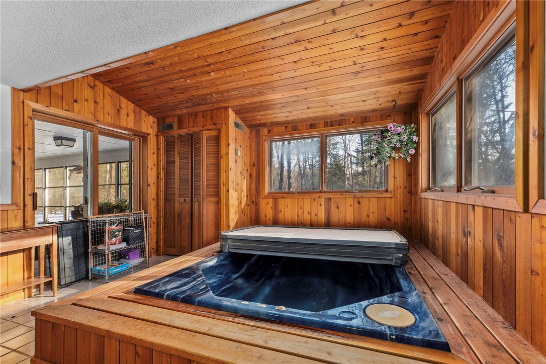 431 Spring Lake Road Rhinelander, WI 54501 - Photo 20 of 38 Hot tub/wellness room