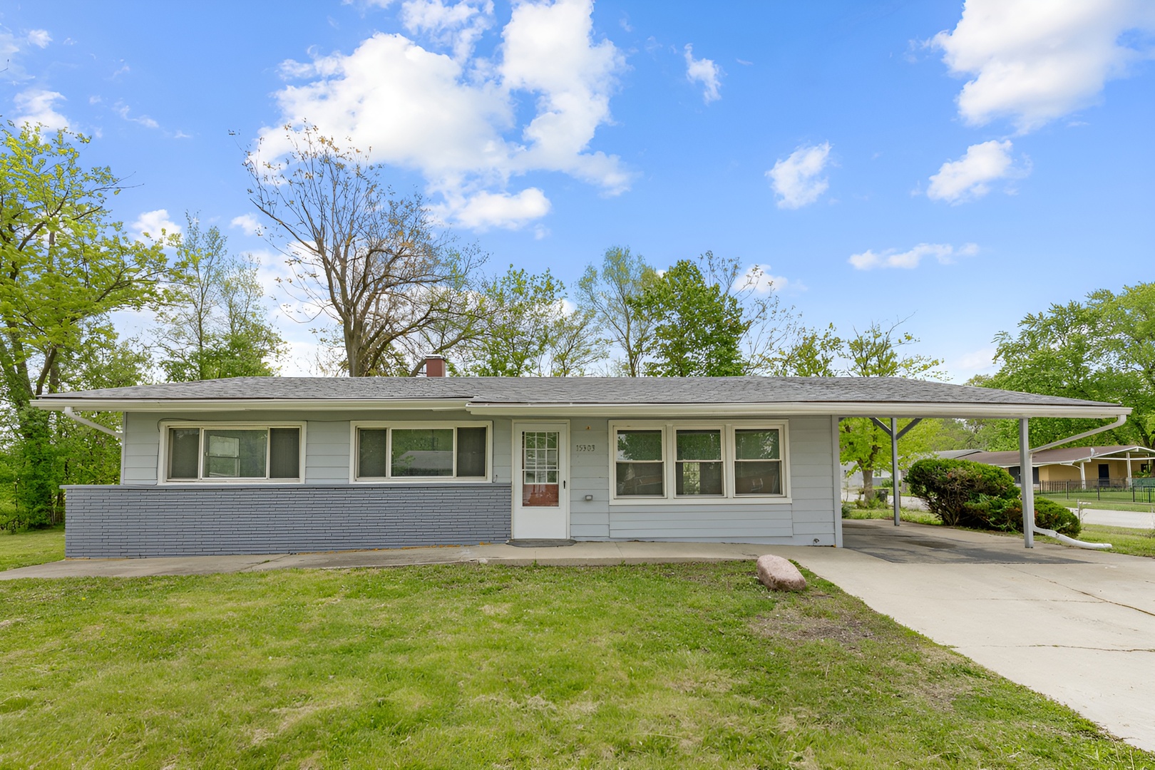 15303 Birch Road Markham, IL 60428 - Photo 2 of 20