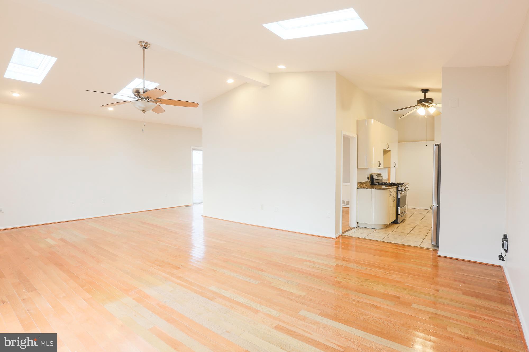 2407 Sylvale Road Baltimore, MD 21209 - Photo 12 of 28 Family Room