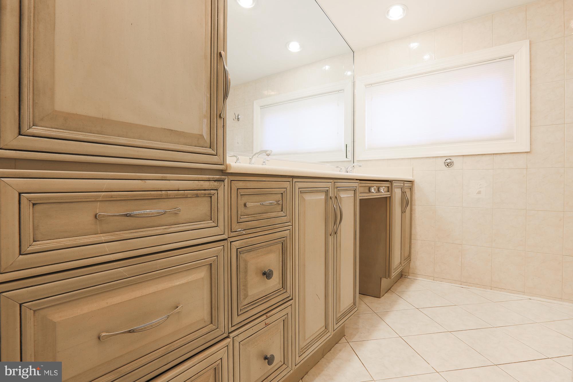 2407 Sylvale Road Baltimore, MD 21209 - Photo 28 of 28 Bedroom level bathroom
