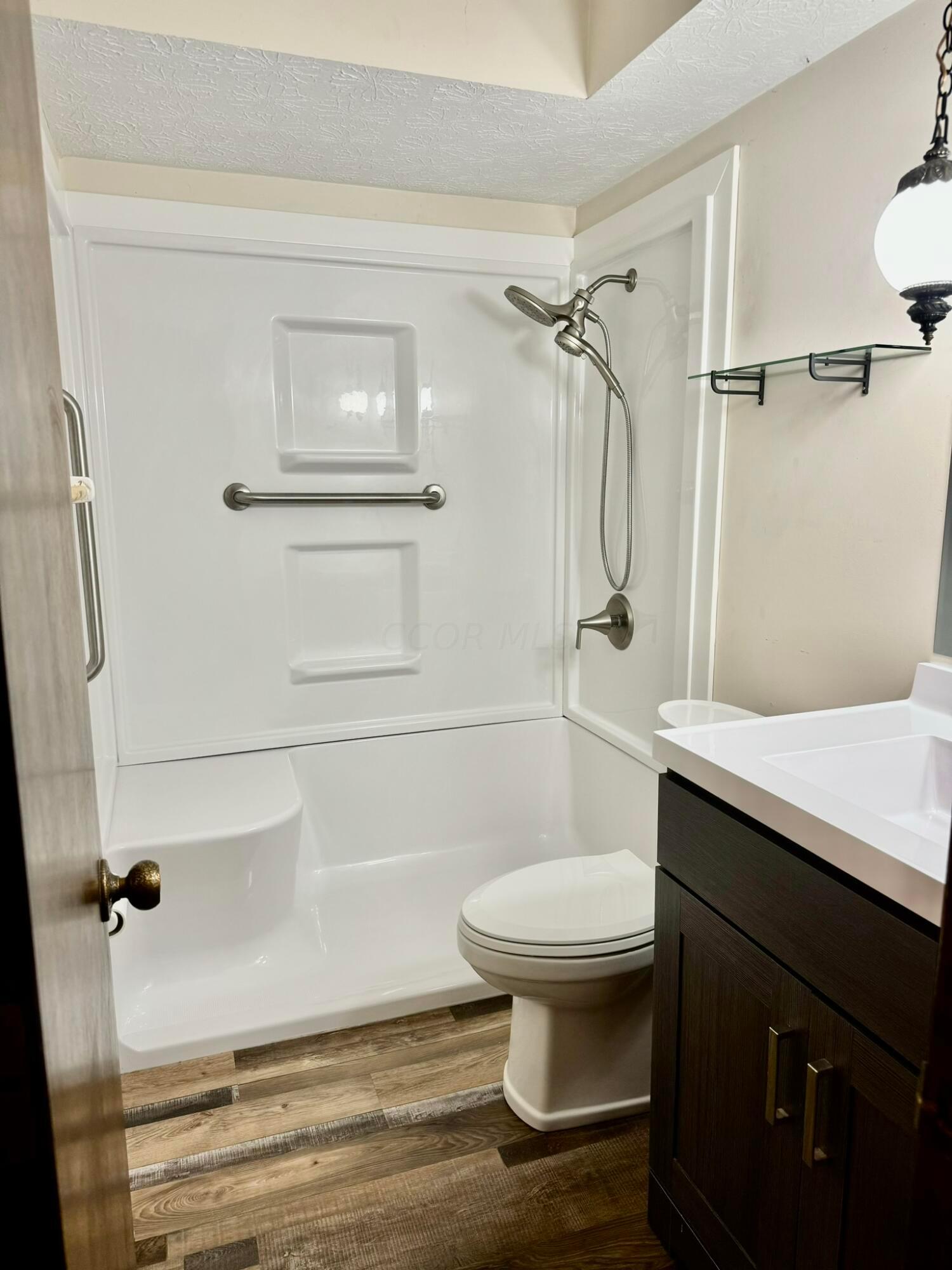 123 Somerset Road Delaware, OH 43015 - Photo 21 of 24 Hall Bath