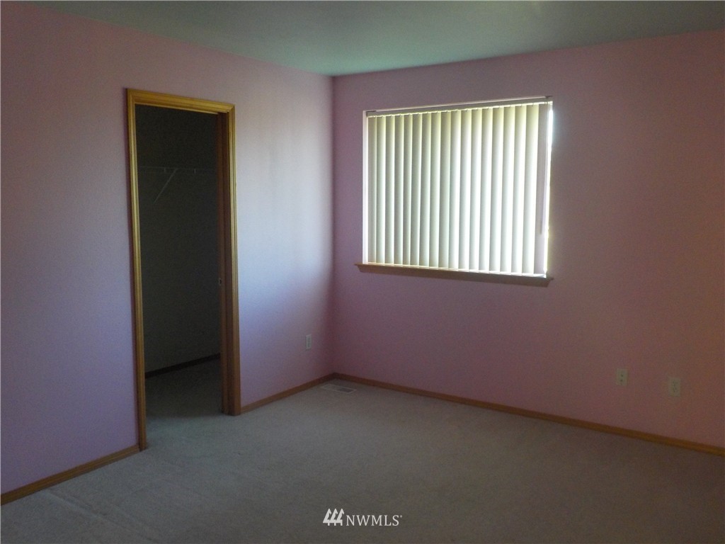 352 Thomas Avenue Southwest Renton, WA 98057 - Photo 11 of 15