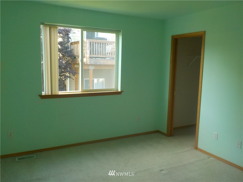 352 Thomas Avenue Southwest Renton, WA 98057 - Photo 12 of 15