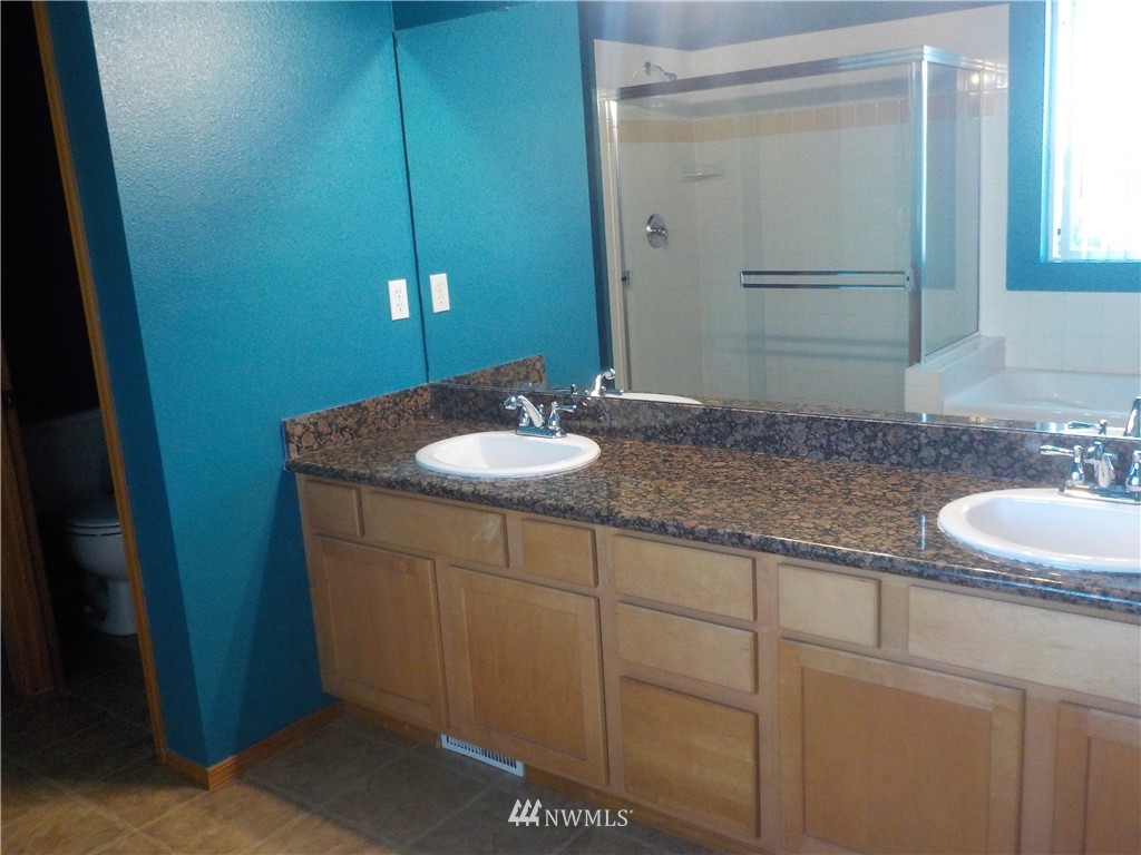 352 Thomas Avenue Southwest Renton, WA 98057 - Photo 5 of 15