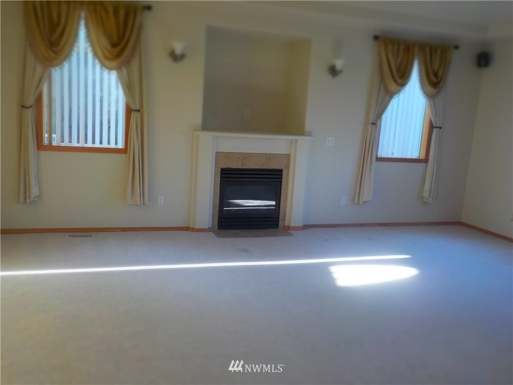 352 Thomas Avenue Southwest Renton, WA 98057 - Photo 7 of 15