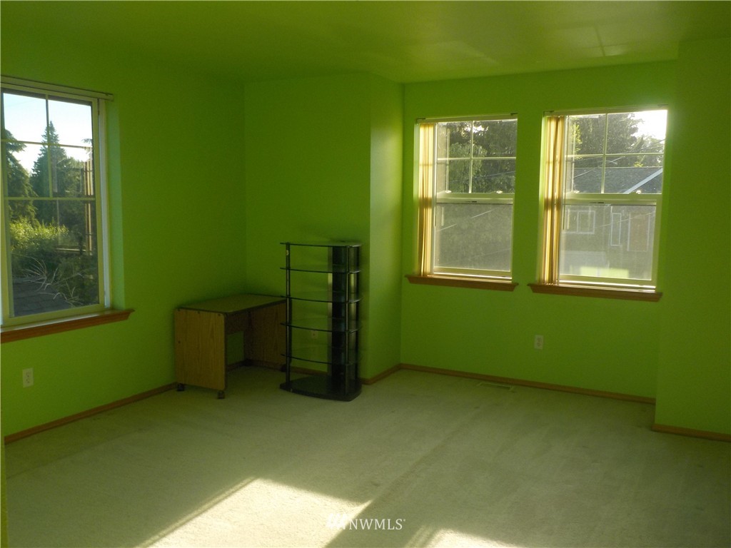 352 Thomas Avenue Southwest Renton, WA 98057 - Photo 10 of 15