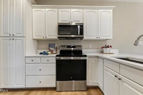 $580,000 | 6304 Hilbert Ridge Drive, Holly Springs, NC 27540