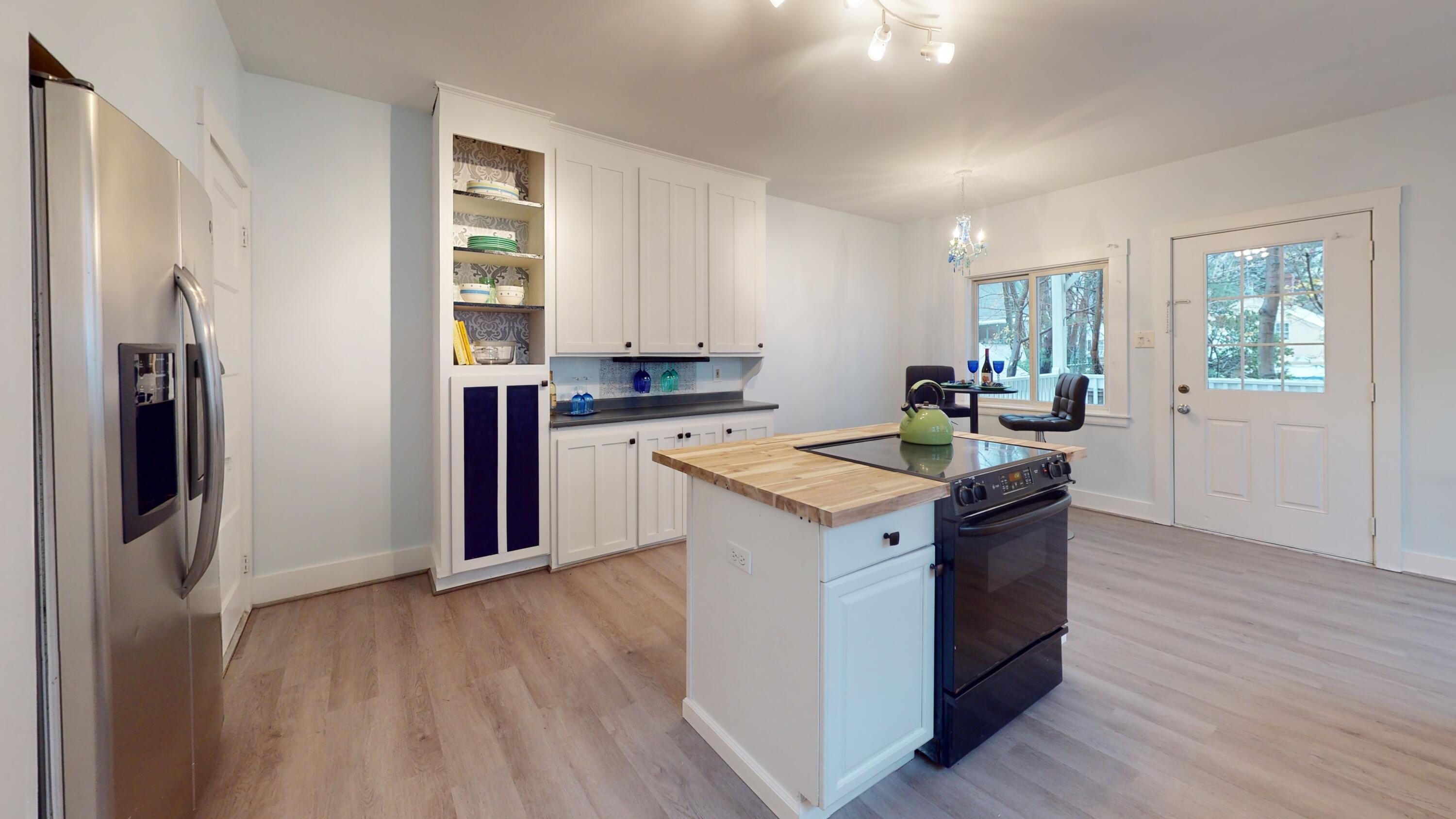15-Spring-St-Augusta-Maine-Kitchen(1)