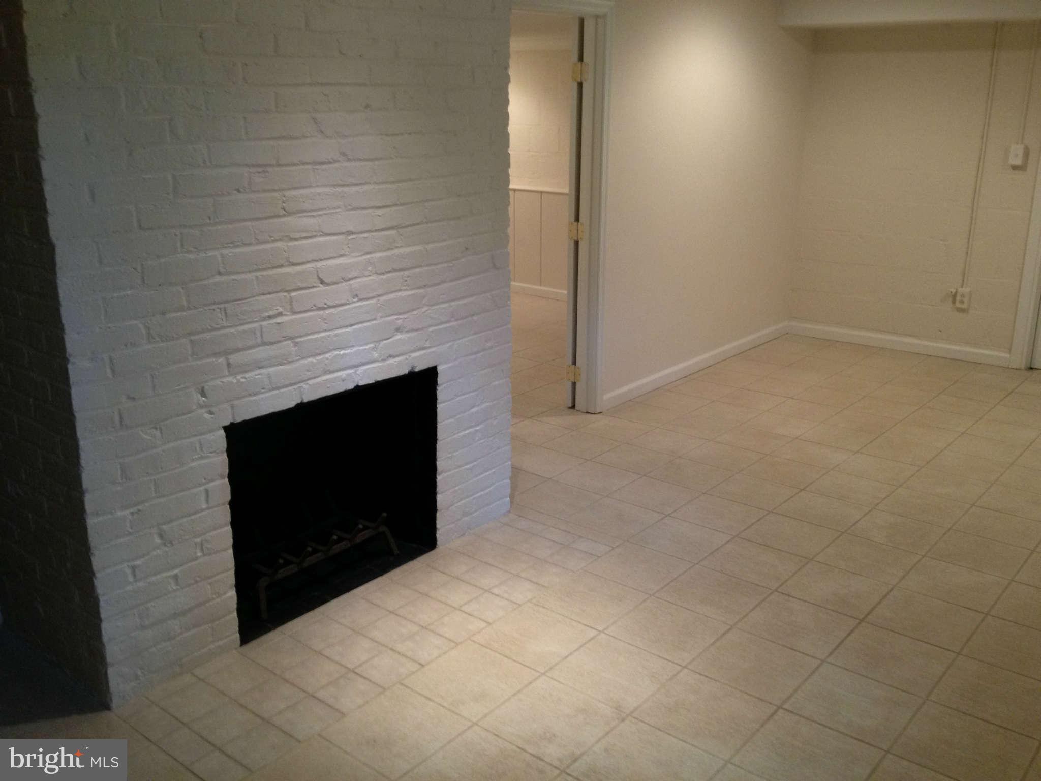 8112 Bainbridge Road Alexandria, VA 22308 - Photo 16 of 29 Family Room