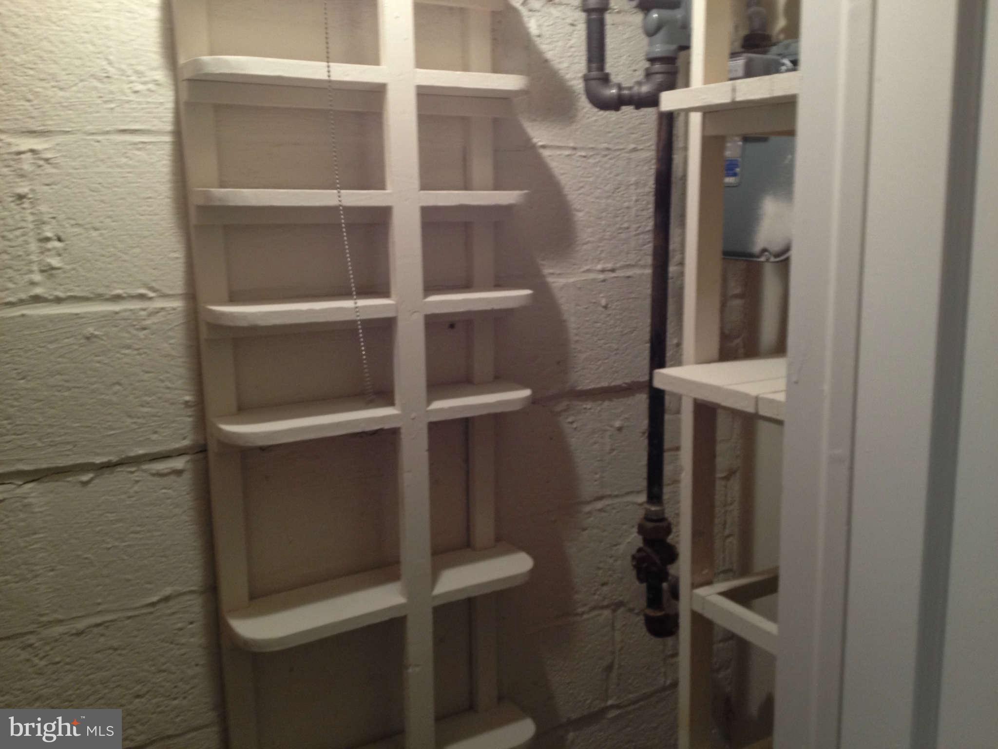 8112 Bainbridge Road Alexandria, VA 22308 - Photo 17 of 29 Interior (General)