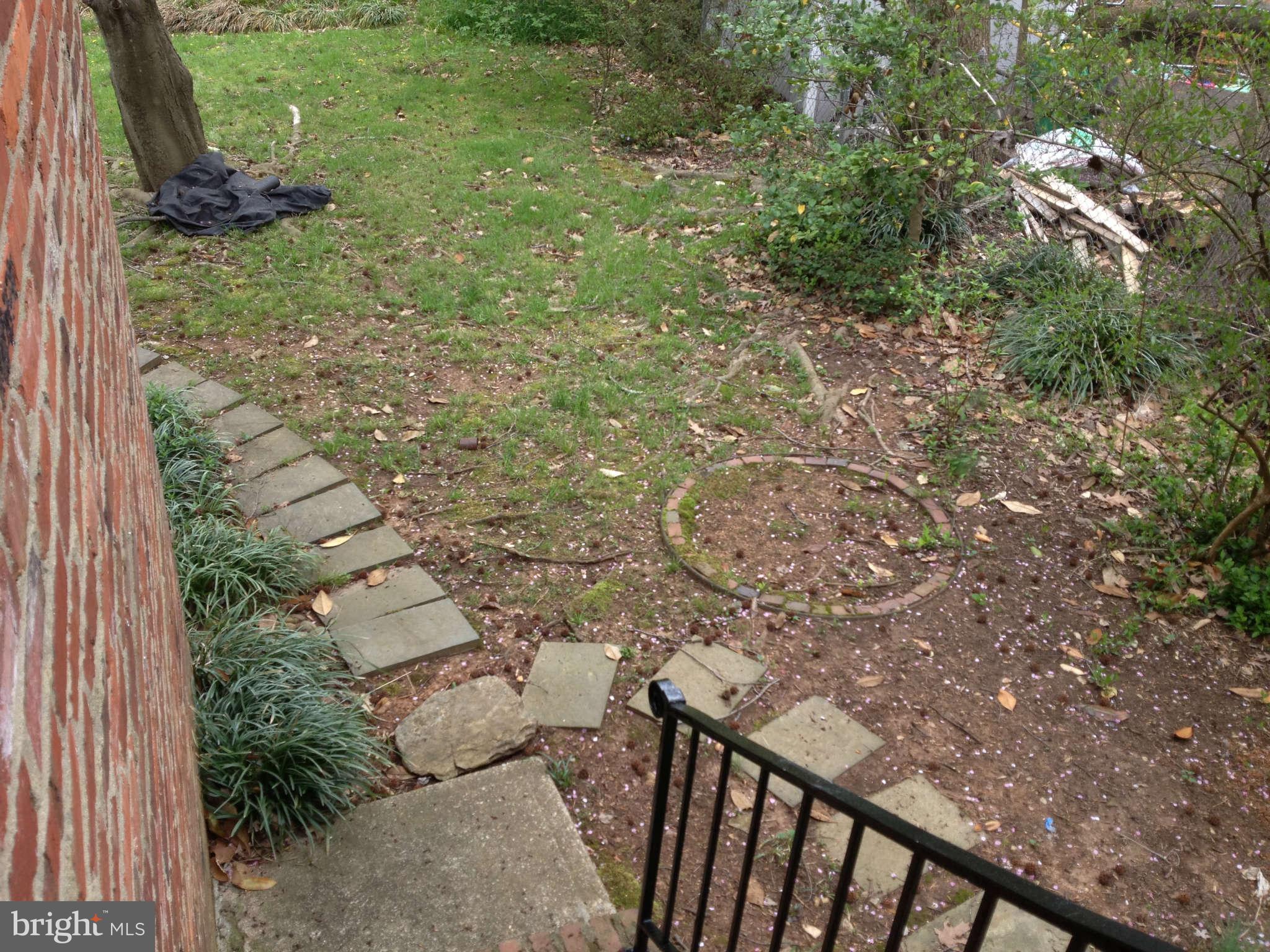 8112 Bainbridge Road Alexandria, VA 22308 - Photo 18 of 29 Exterior (General)