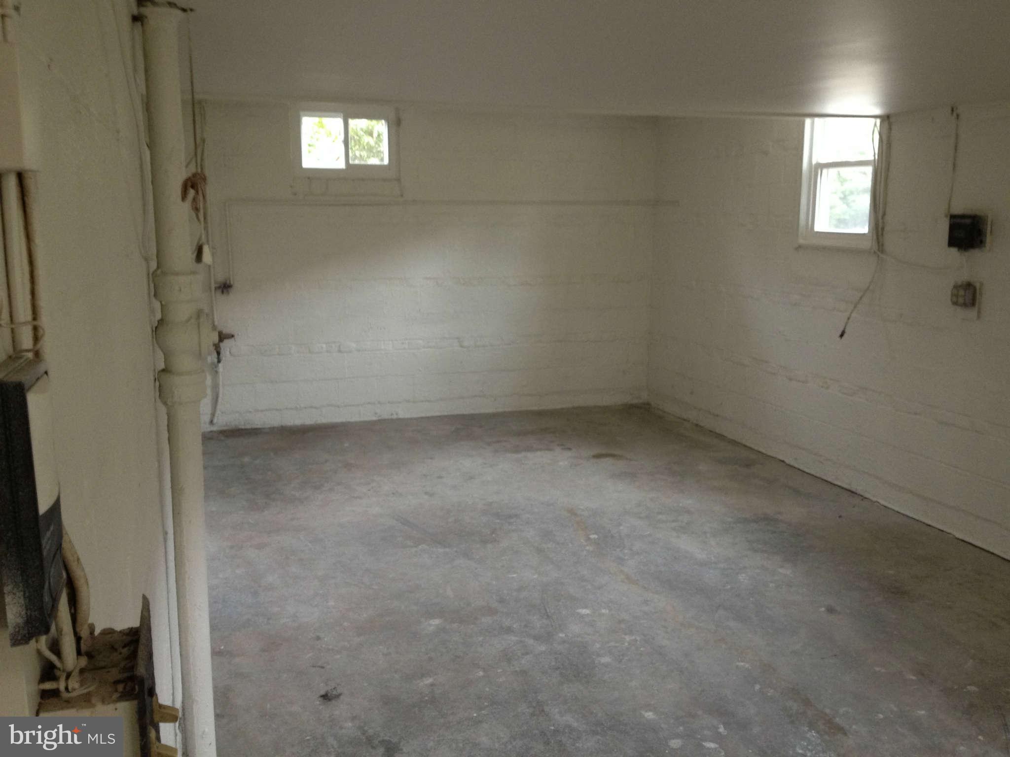 8112 Bainbridge Road Alexandria, VA 22308 - Photo 21 of 29 Interior (General)