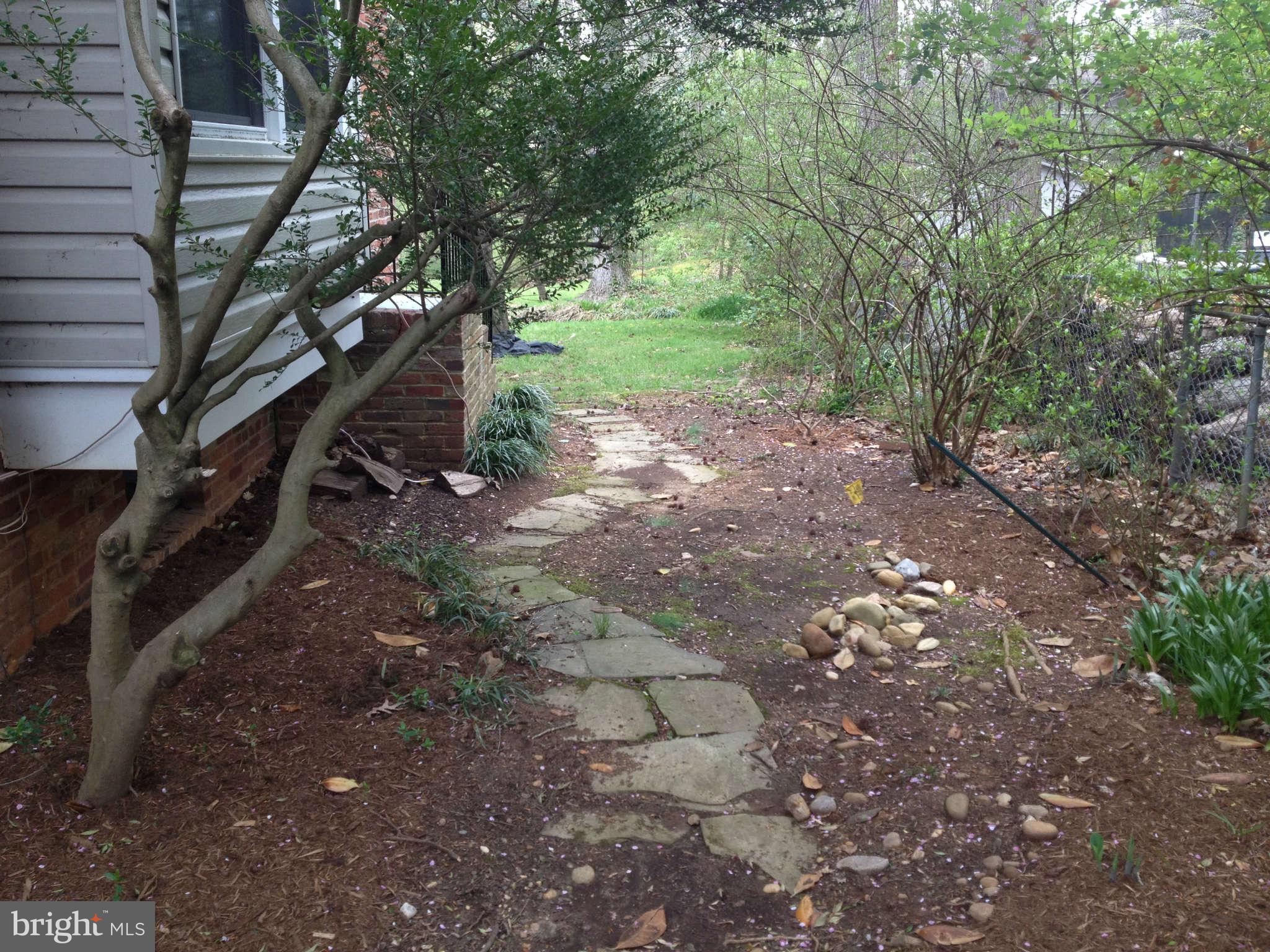 8112 Bainbridge Road Alexandria, VA 22308 - Photo 28 of 29 Exterior (General)