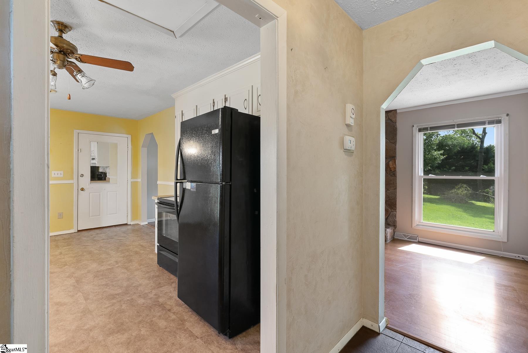 744 Meece Bridge Road Taylors, SC 29687 - Photo 5 of 28