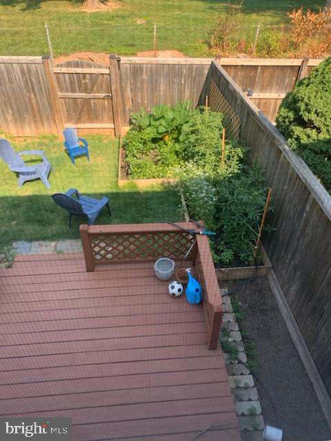17634 Kohlhoss Road Poolesville, MD 20837 - Photo 43 of 44 a view of a back yard with plants