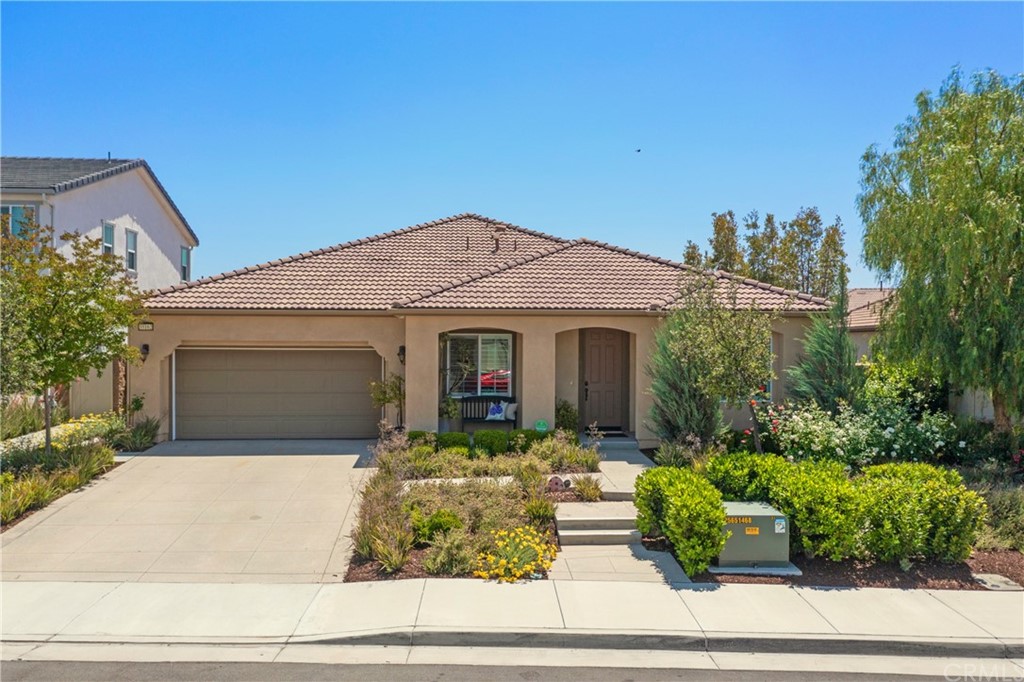 35162 Ladybug Lane Murrieta, CA 92563 - Photo 6 of 58 a front view of house with yard