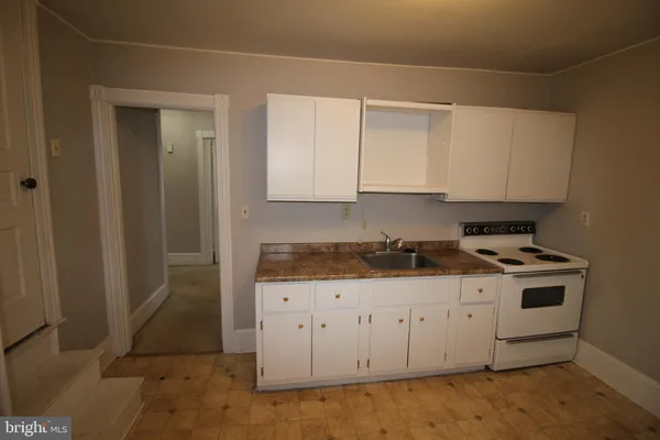 $1,025 | 364 364-apt B E Jackson Street, New Holland, PA 17557