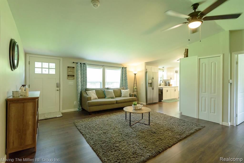 6543 Oakville Waltz Road Carleton, MI 48117 - Photo 2 of 52 Gallery Image 2