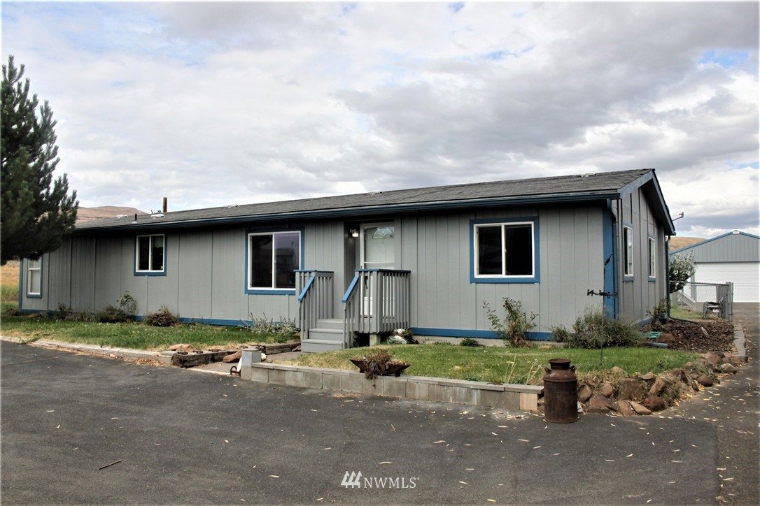 775 Gibson Road Selah, WA 98942 - Photo 1 of 22 Gallery Image 1