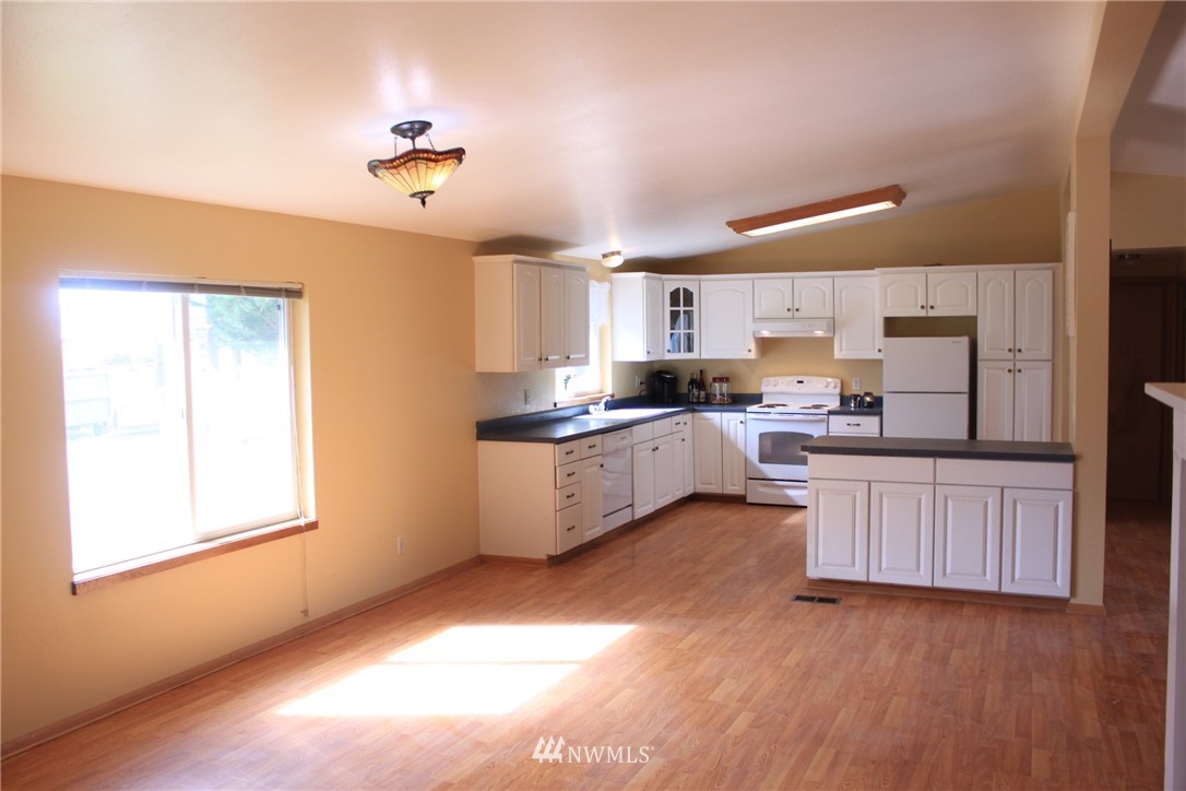 775 Gibson Road Selah, WA 98942 - Photo 14 of 22 Gallery Image 14