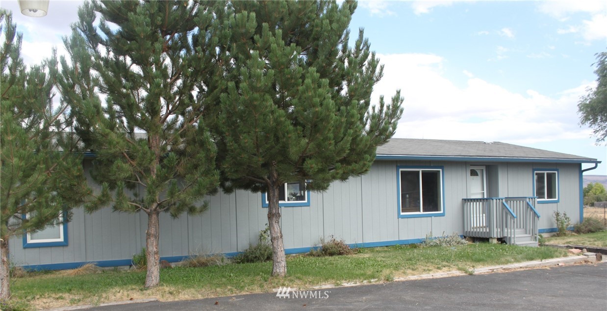 775 Gibson Road Selah, WA 98942 - Photo 3 of 22 Gallery Image 3