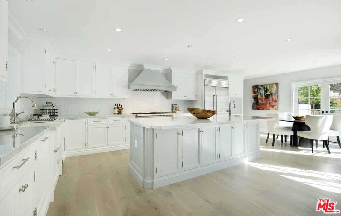15630 Woodvale Road Encino, CA 91436 - Photo 13 of 43 Gallery Image 13
