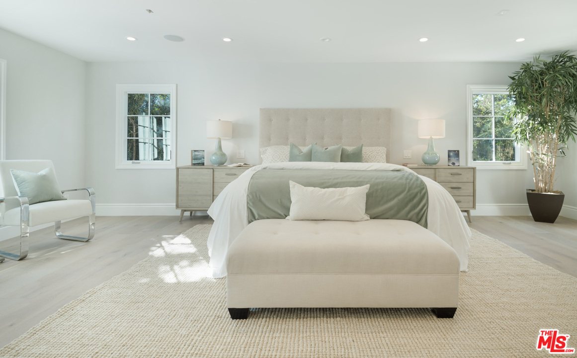15630 Woodvale Road Encino, CA 91436 - Photo 19 of 43 Gallery Image 19