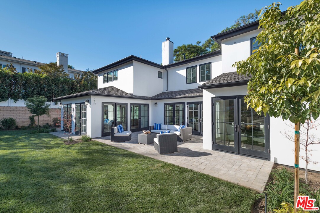 15630 Woodvale Road Encino, CA 91436 - Photo 32 of 43 Gallery Image 32