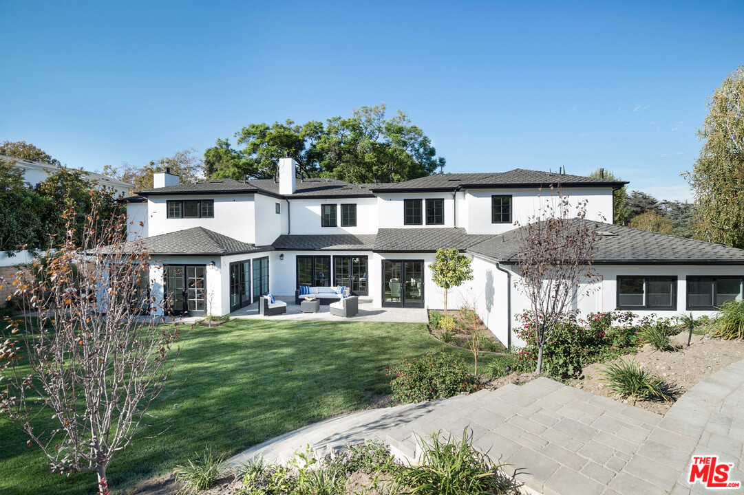 15630 Woodvale Road Encino, CA 91436 - Photo 36 of 43 Gallery Image 36