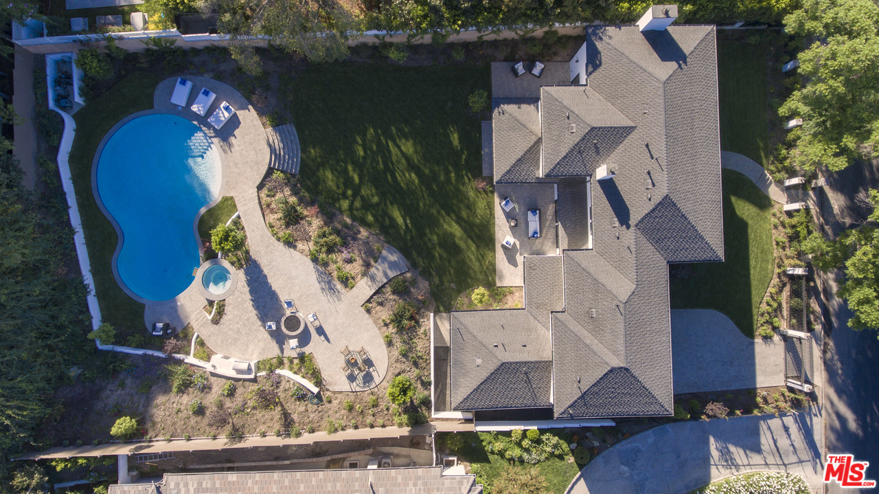 15630 Woodvale Road Encino, CA 91436 - Photo 43 of 43 Gallery Image 43