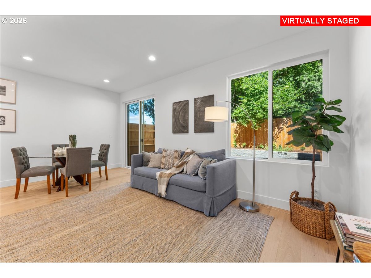 5041 Southeast King Road Milwaukie, OR 97222 - Photo 3 of 6