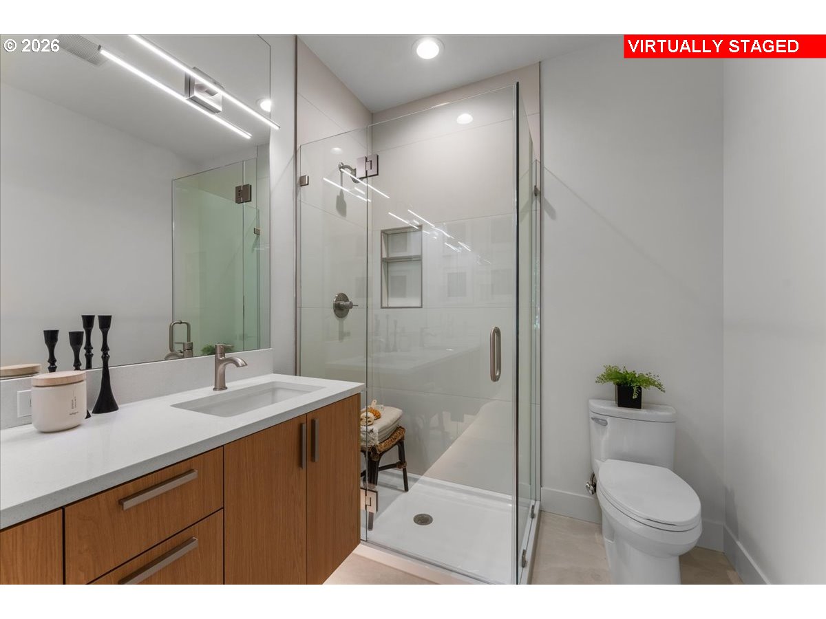 5041 Southeast King Road Milwaukie, OR 97222 - Photo 5 of 6