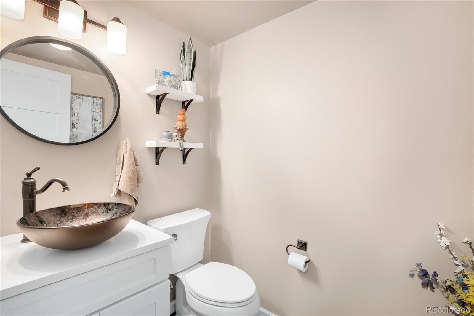 9315 Windsor Way Highlands Ranch, CO 80126 - Photo 17 of 35 Gallery Image 17