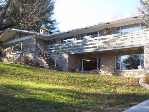804 West Outer Drive Oak Ridge, TN 37830 - Photo 1 of 1 Primary Photo
