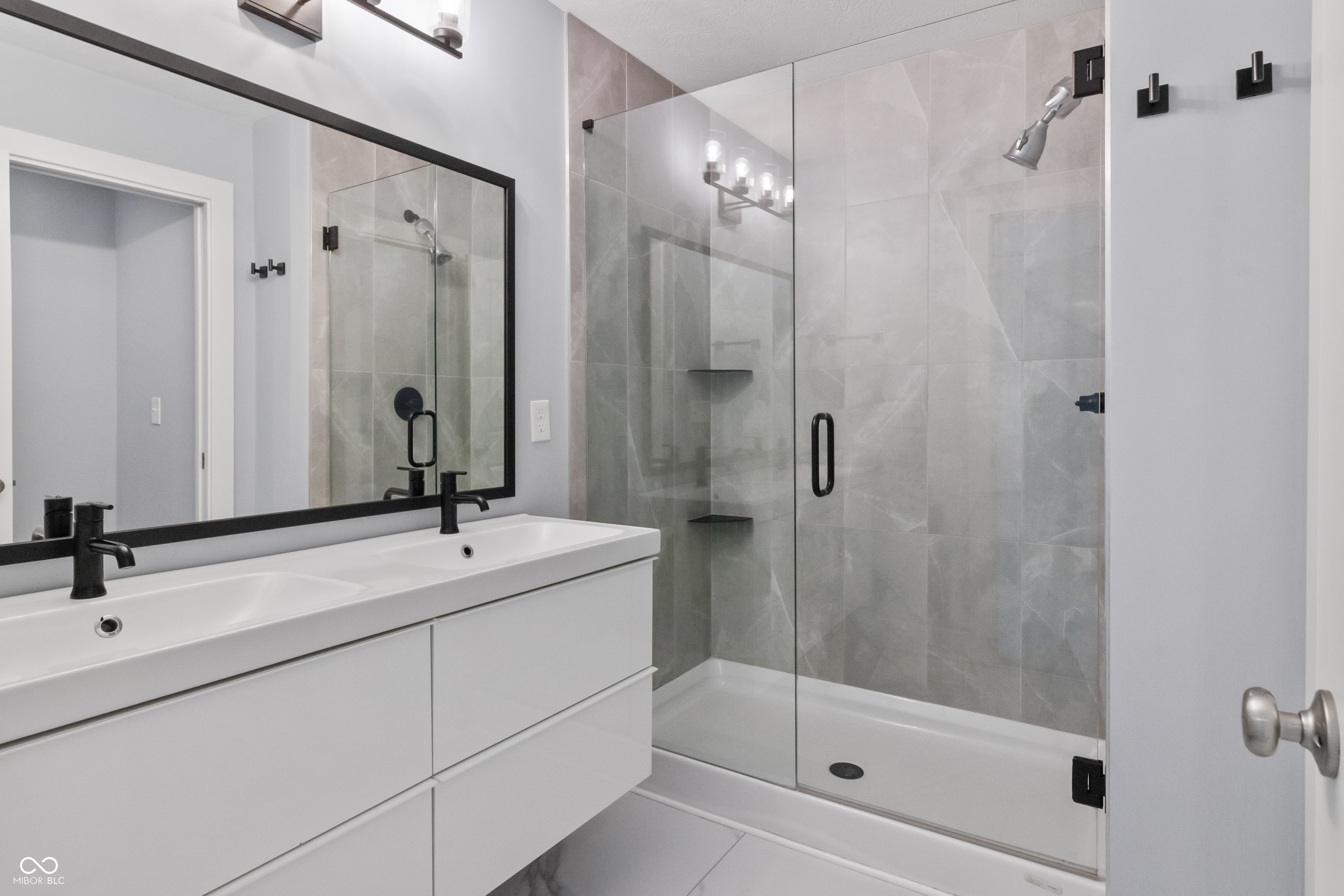 1655 Sheldon Street Indianapolis, IN 46218 - Photo 28 of 58