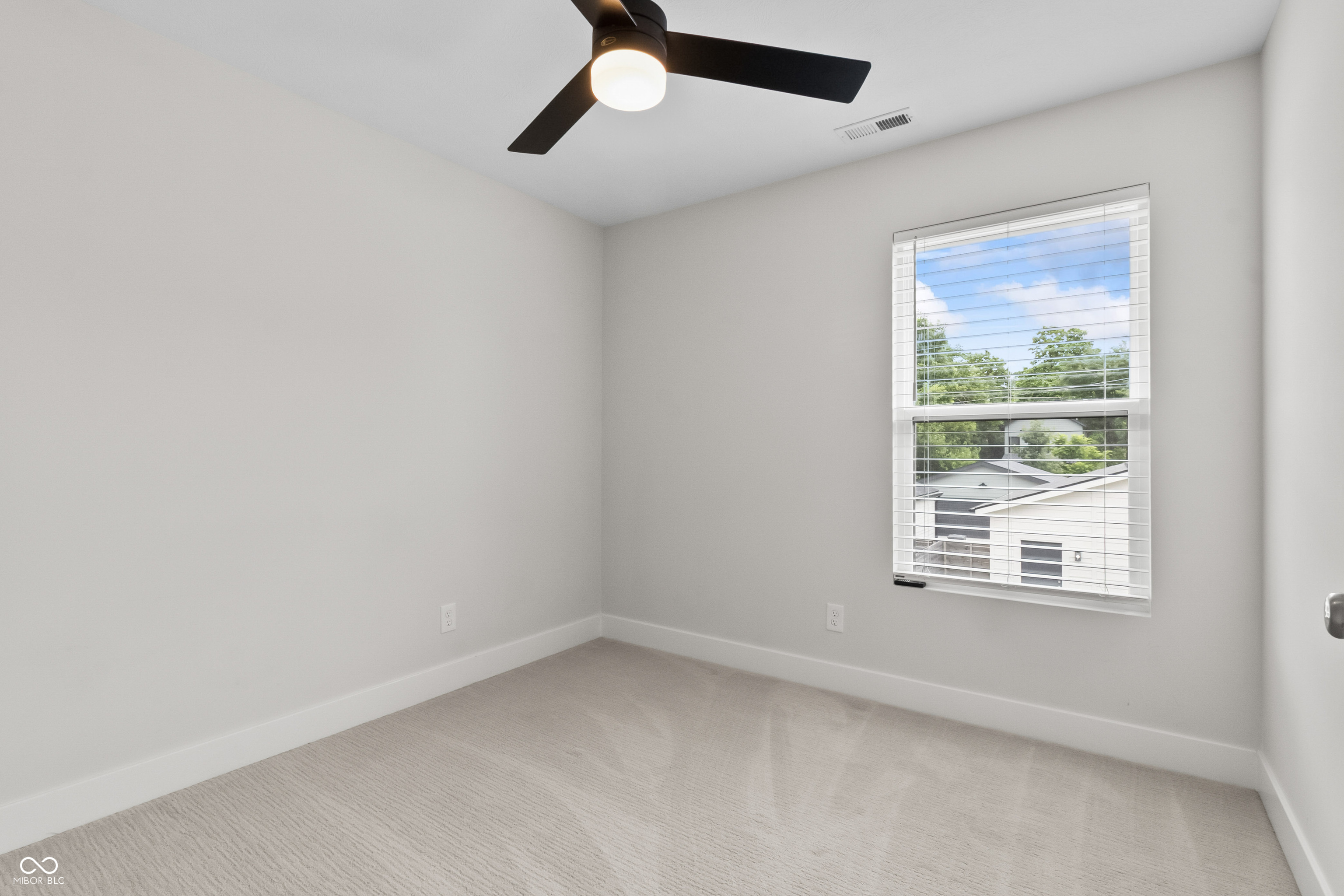 1655 Sheldon Street Indianapolis, IN 46218 - Photo 31 of 58