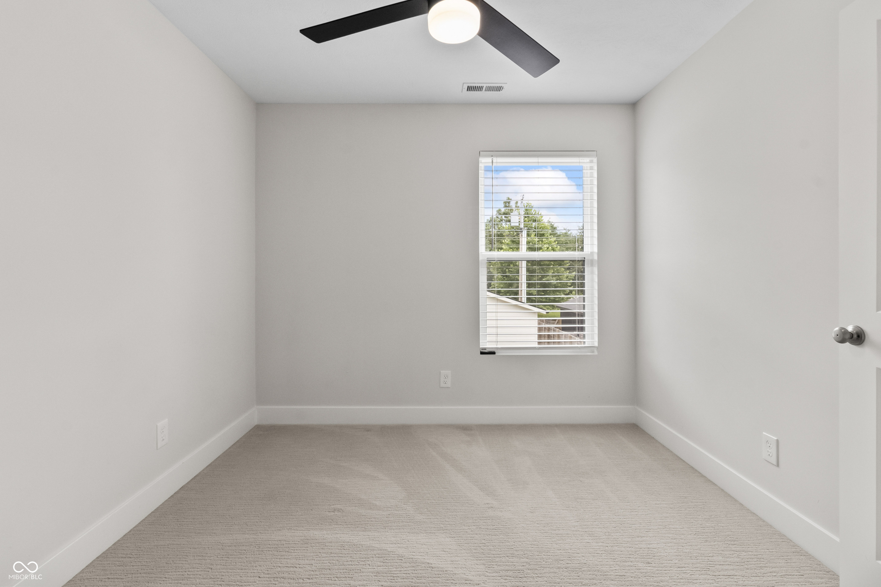 1655 Sheldon Street Indianapolis, IN 46218 - Photo 33 of 58