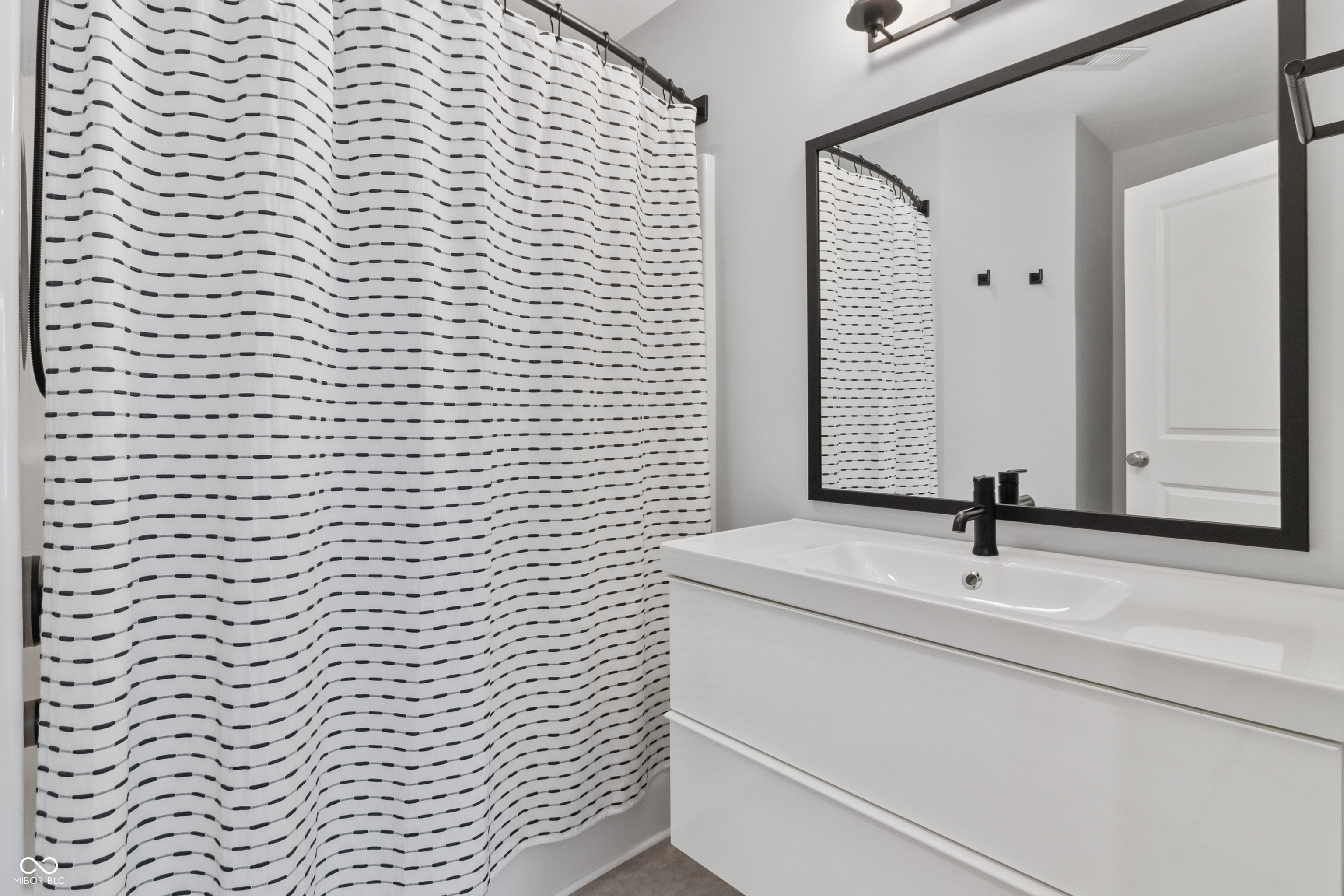 1655 Sheldon Street Indianapolis, IN 46218 - Photo 34 of 58