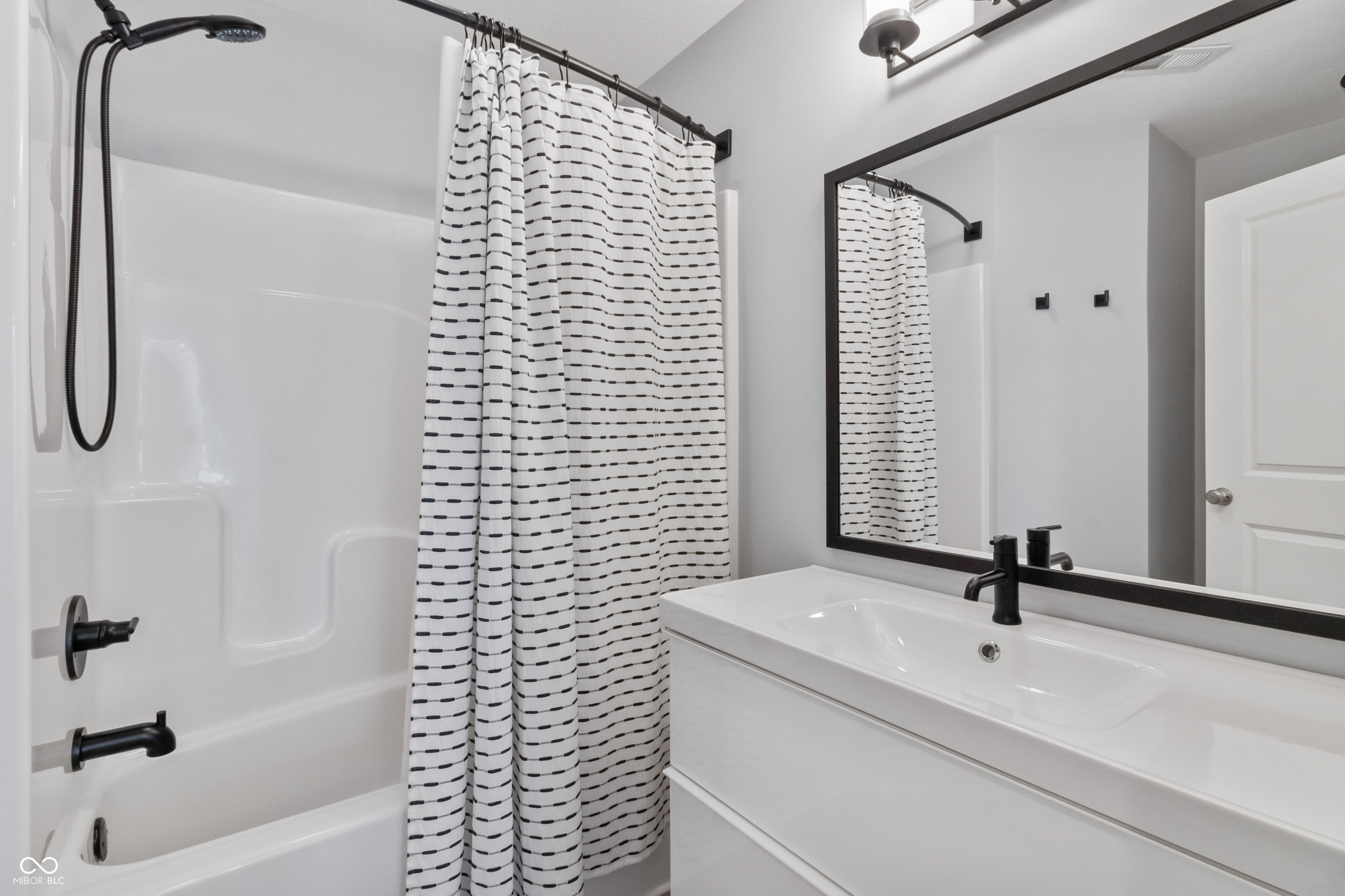 1655 Sheldon Street Indianapolis, IN 46218 - Photo 35 of 58