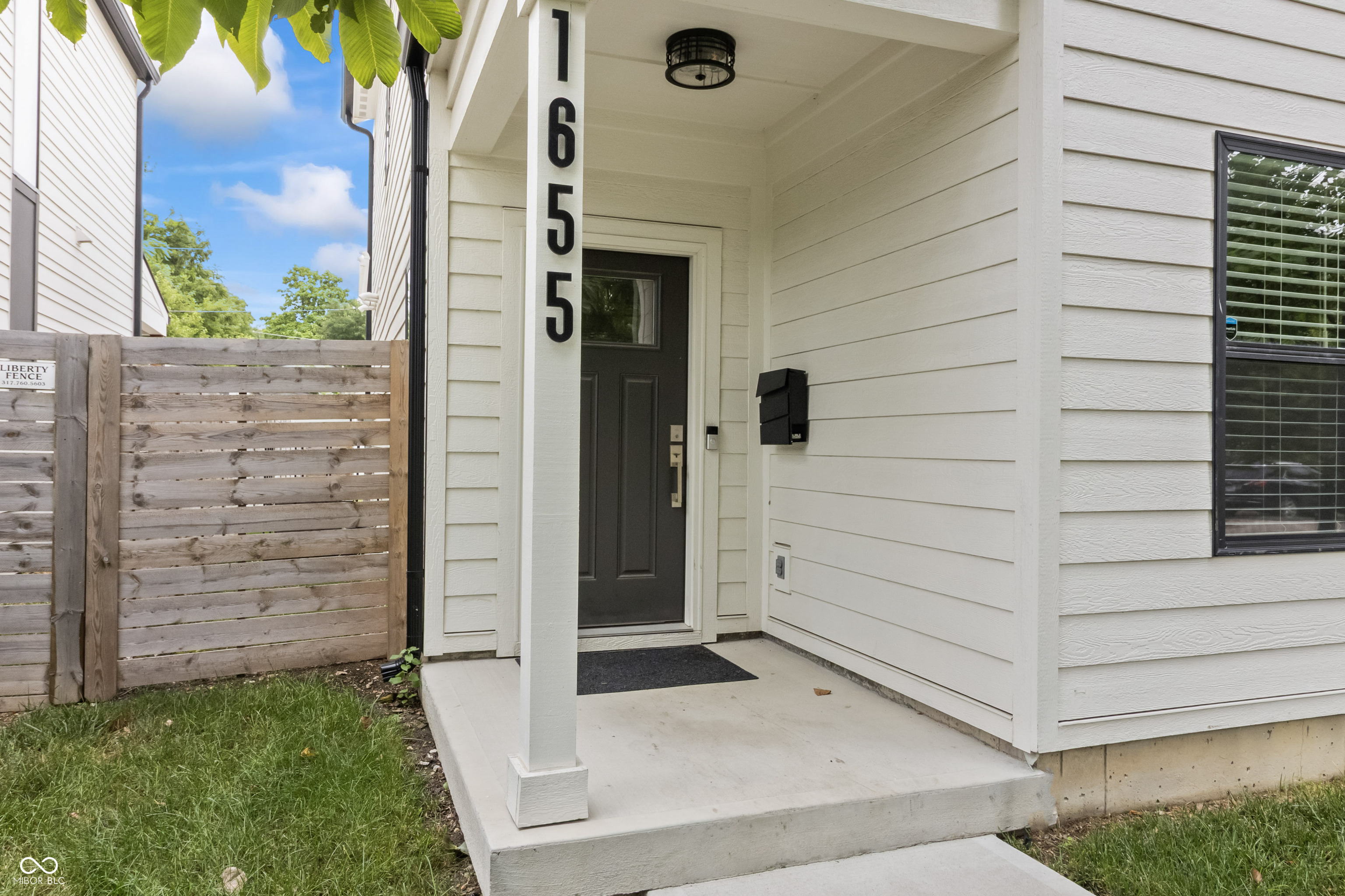 1655 Sheldon Street Indianapolis, IN 46218 - Photo 4 of 58