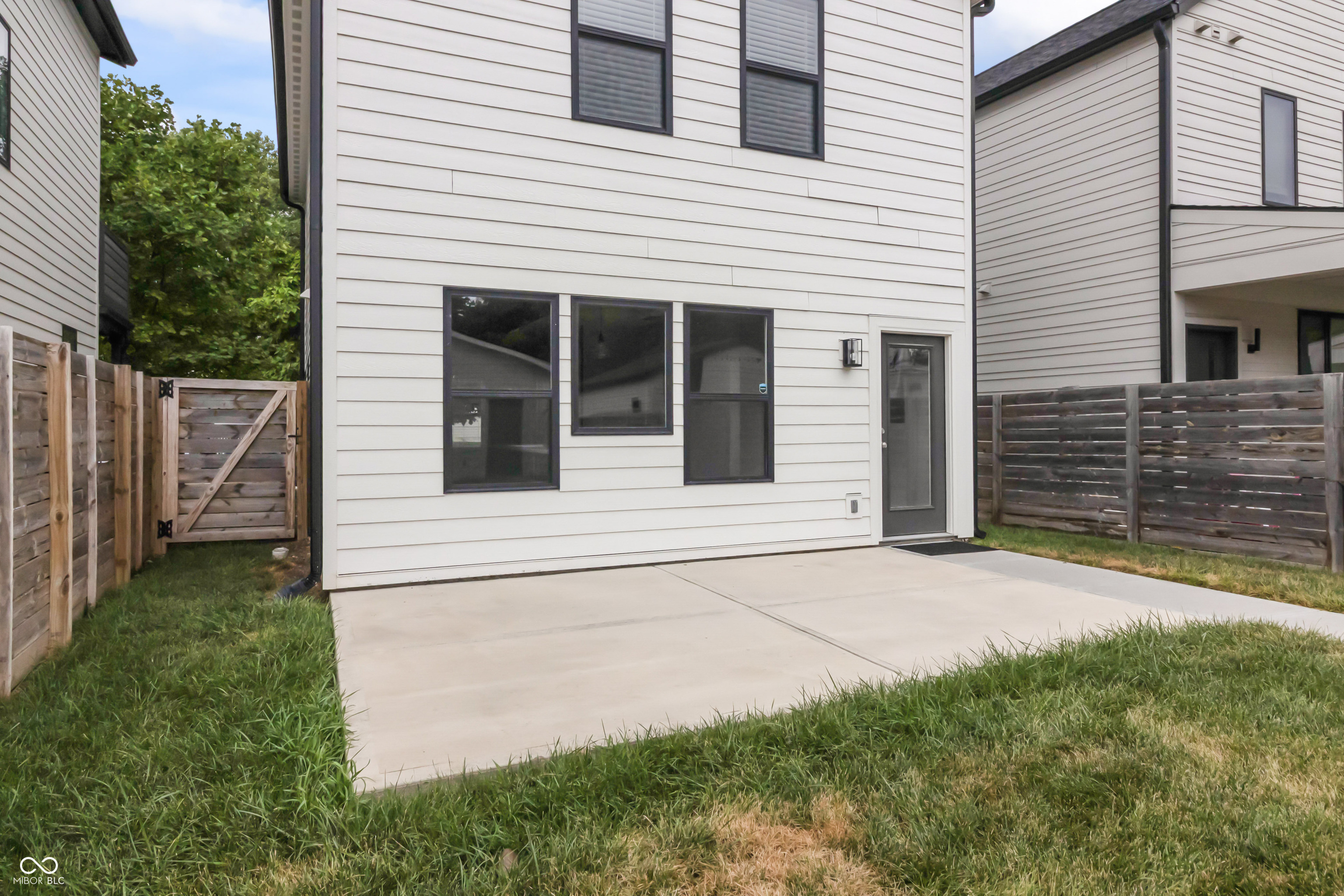 1655 Sheldon Street Indianapolis, IN 46218 - Photo 41 of 58