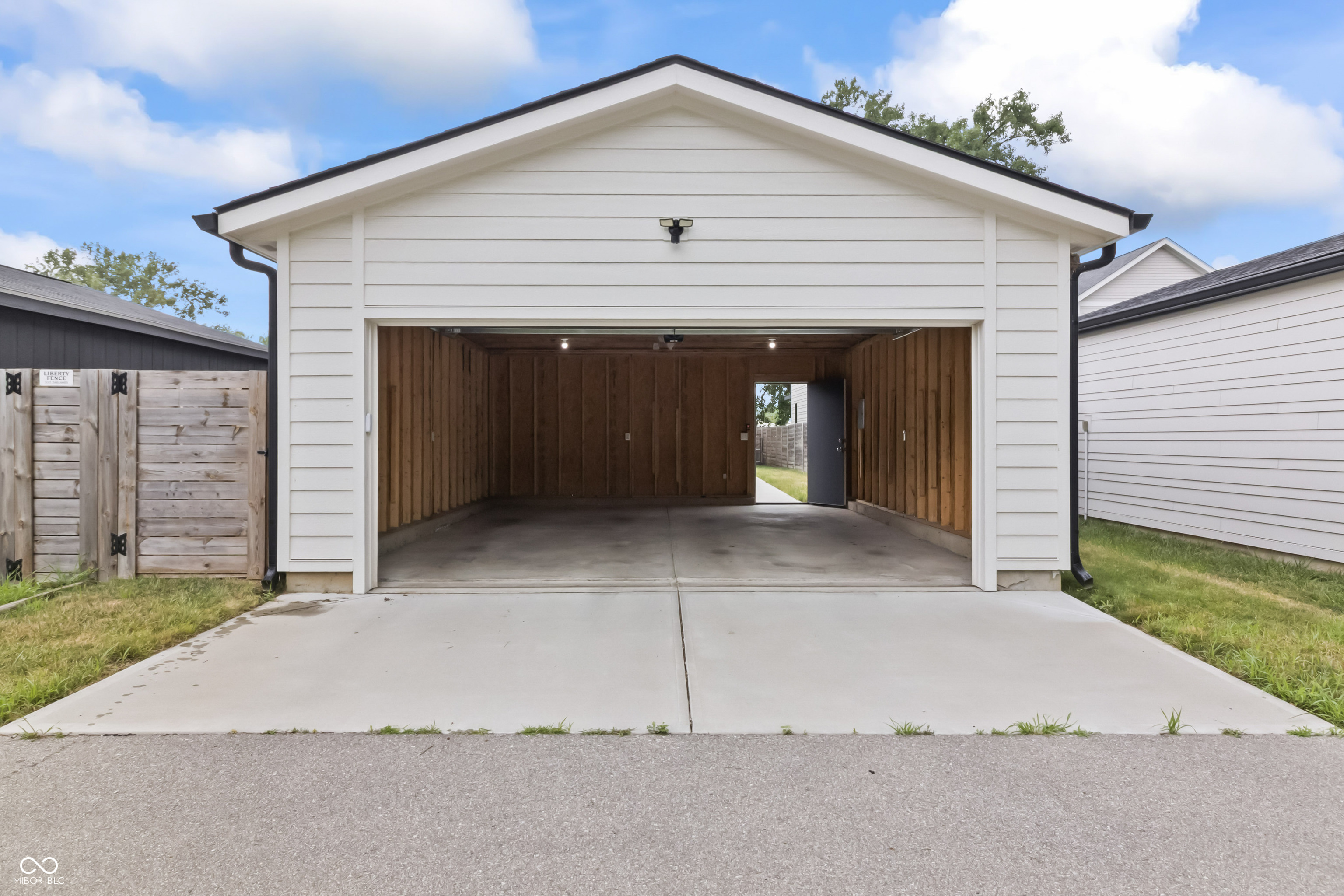 1655 Sheldon Street Indianapolis, IN 46218 - Photo 48 of 58