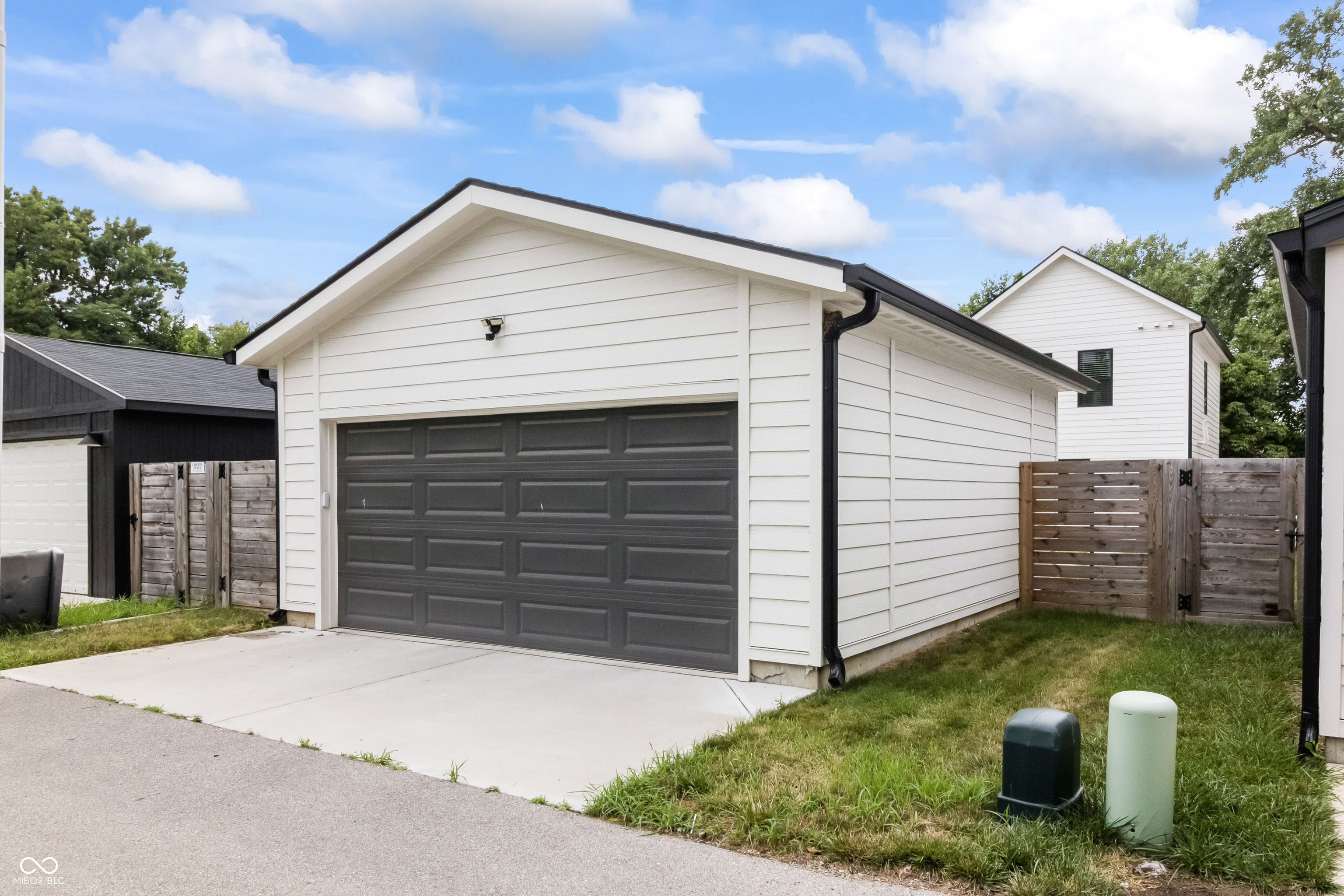 1655 Sheldon Street Indianapolis, IN 46218 - Photo 49 of 58